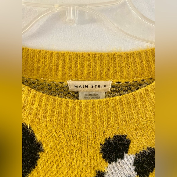 Main Strip Women's Yellow & Black Leopard Pullover Sweater Size Medium - Picture 3 of 5